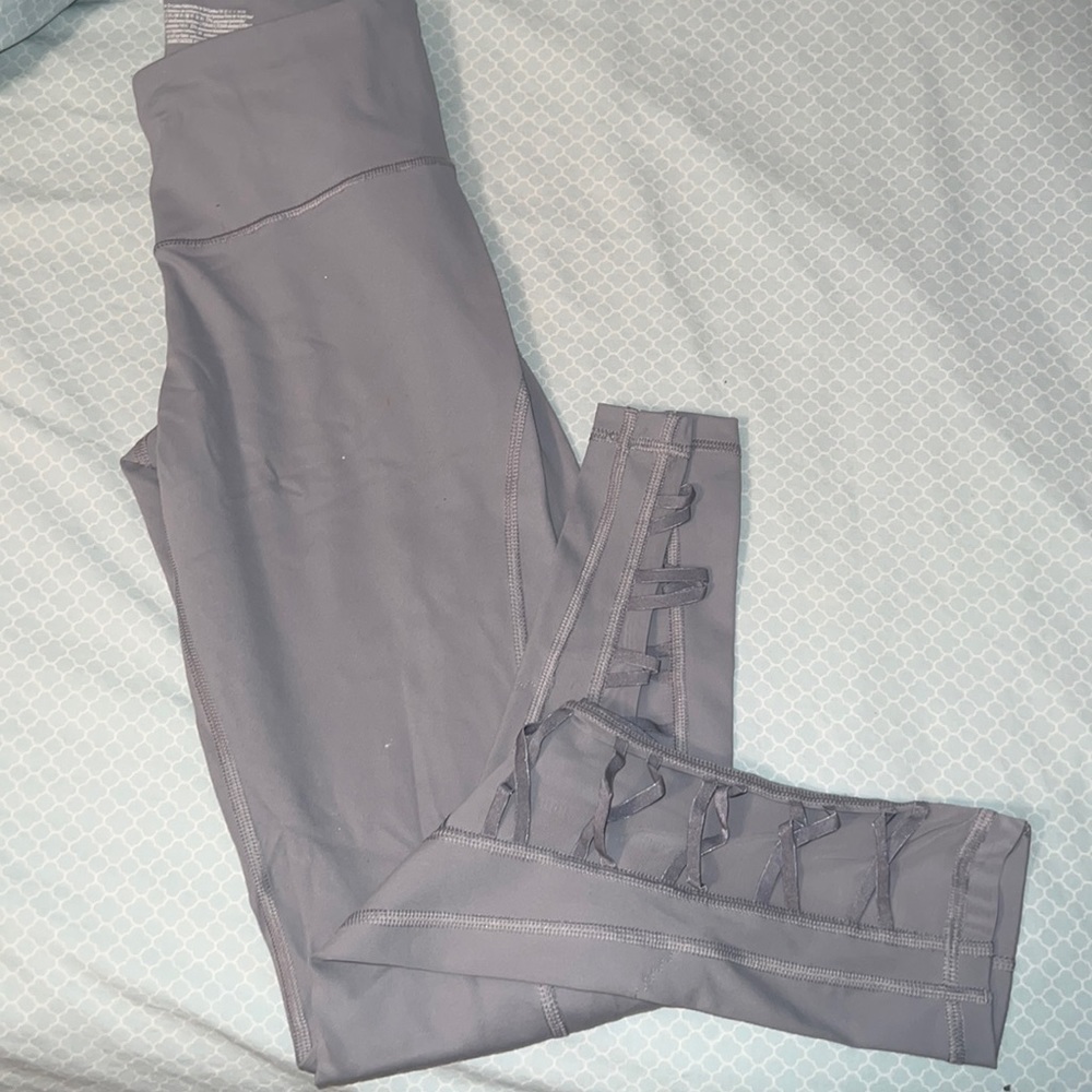Super cute chic Victoria secret leggings with design